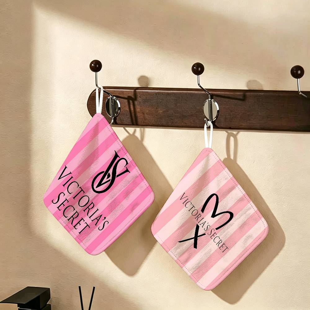 Serviette de toilette en polye - Beauty Makeup Louis Vuitton avis et prix