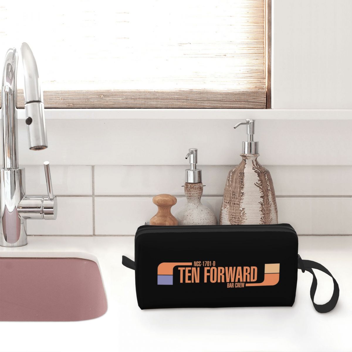 Ten Forward Bar Crew NCC 1701- - Beauty Makeup Bar avis et prix